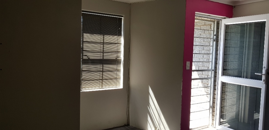 To Let commercial Property for Rent in Brackenfell Central Western Cape